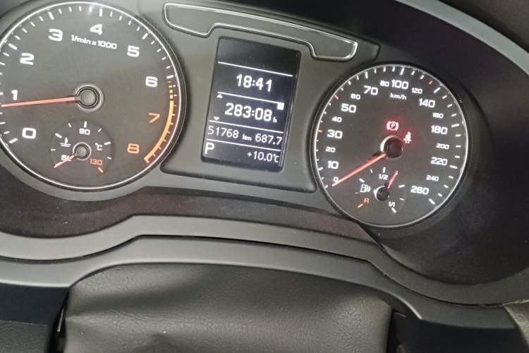 Used Audi Q3 2018 30th Anniversary Edition 30 TFSI Fashion Model Odometer Close Up