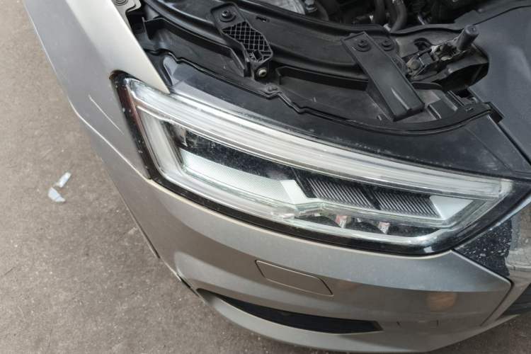 Used Audi Q3 2018 30th Anniversary Edition 30 TFSI Fashion Model Right Front Headlight