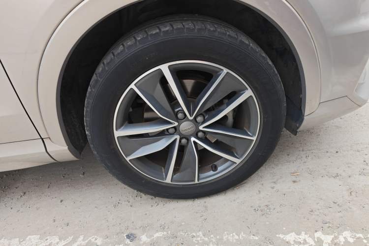 Used Audi Q3 2018 30 TFSI Fashion Edition Collector's Version Right Front Wheel Hub