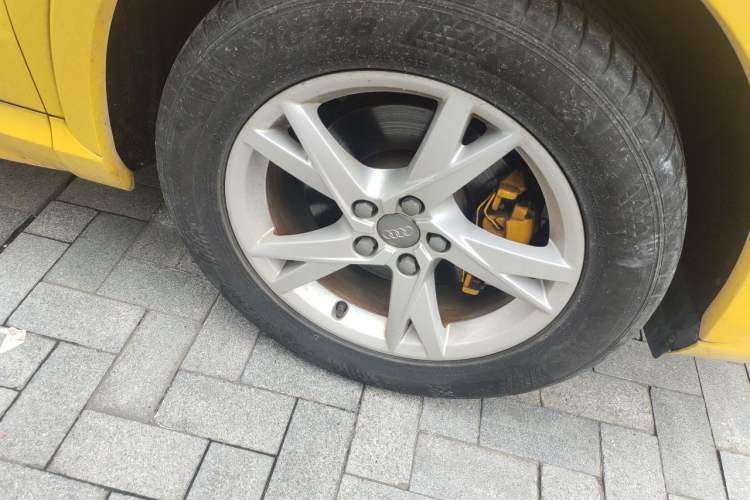 Used Audi Q3 2018 30th Anniversary Edition 30 TFSI Fashion Model Right Front Wheel Hub