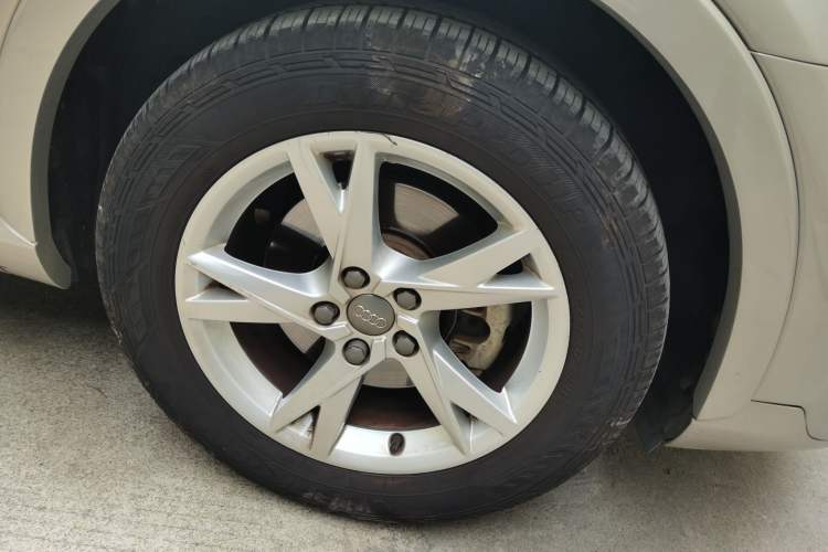 Used Audi Q3 2018 30th Anniversary Edition 30 TFSI Fashion Model Right Front Wheel Hub