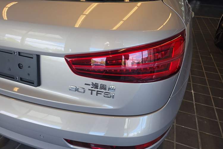 Used Audi Q3 2018 30th Anniversary Edition 30 TFSI Fashion Model Right Rear Taillight