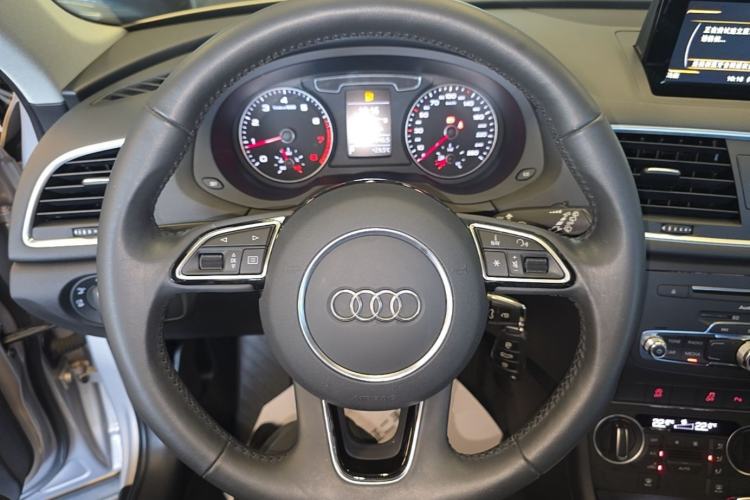 Used Audi Q3 2018 30th Anniversary Edition 30 TFSI Fashion Model Steering Wheel