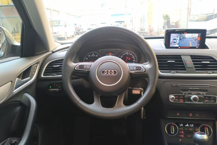 Used Audi Q3 2018 30th Anniversary Edition 30 TFSI Fashion Model Steering Wheel