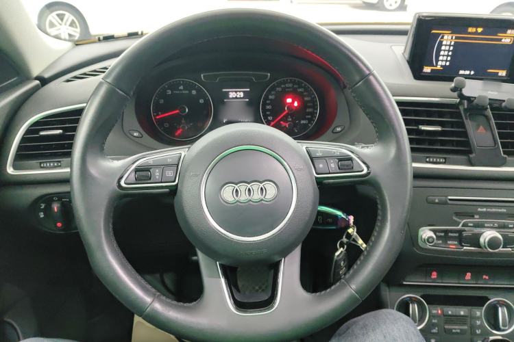 Used Audi Q3 2018 30th Anniversary Edition 30 TFSI Fashion Model Steering Wheel