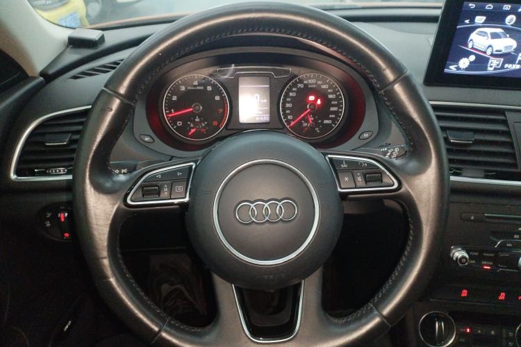 Used Audi Q3 2018 30th Anniversary Edition 30 TFSI Fashion Model Steering Wheel