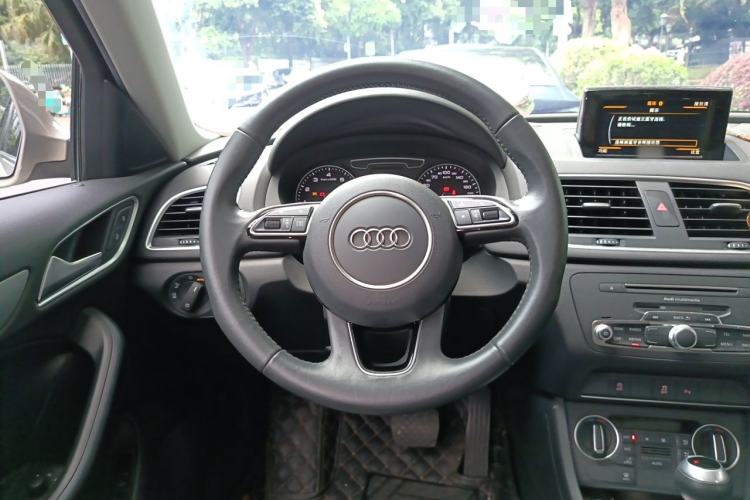 Used Audi Q3 2018 30th Anniversary Edition 30 TFSI Fashion Model Steering Wheel