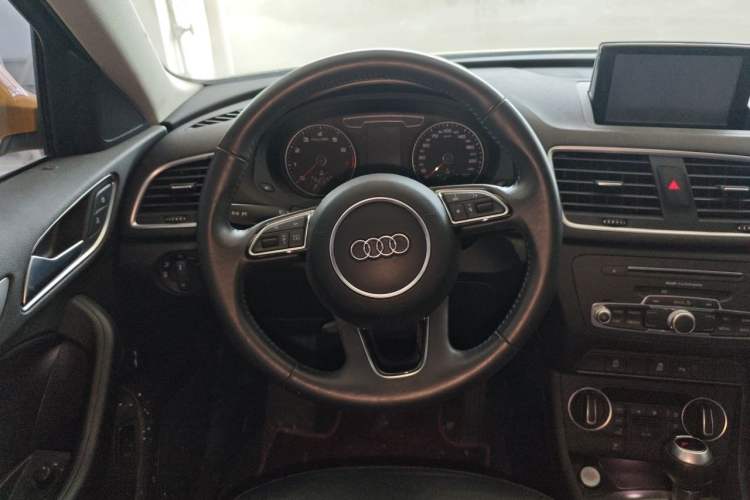Used Audi Q3 2018 30th Anniversary Edition 35 TFSI Fashion Model Steering Wheel