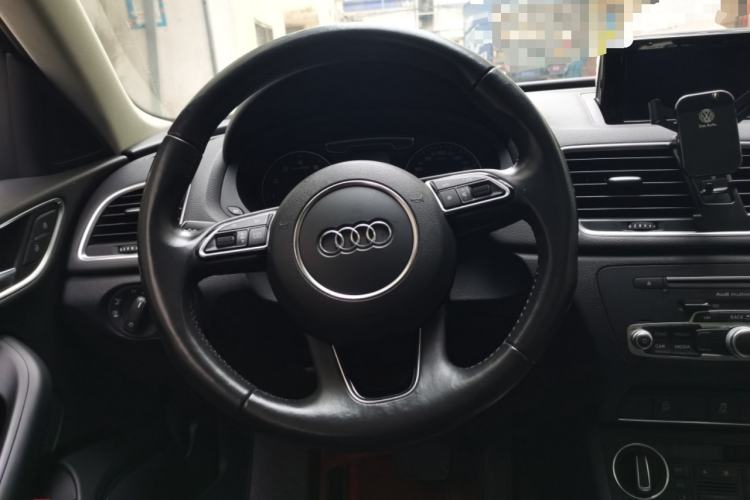 Used Audi Q3 2018 30th Anniversary Edition 30 TFSI Fashion Model Steering Wheel