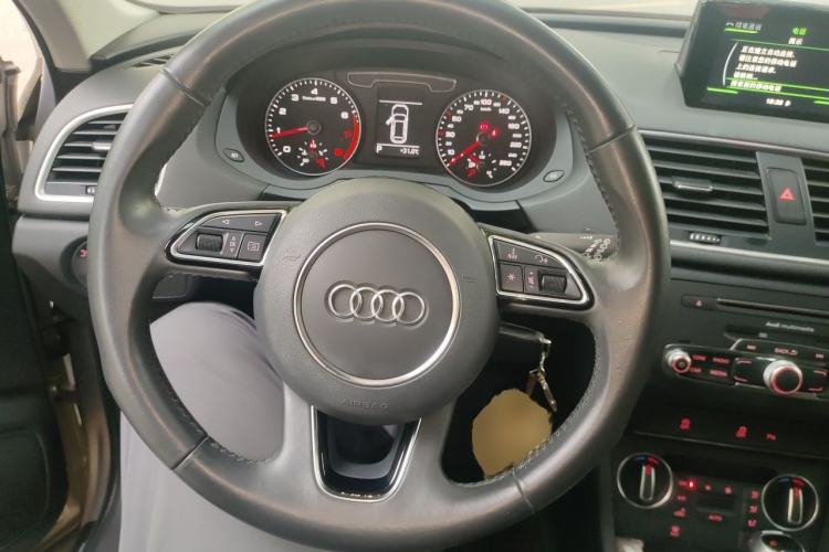 Used Audi Q3 2018 30 TFSI Fashion Edition Collector's Version Steering Wheel