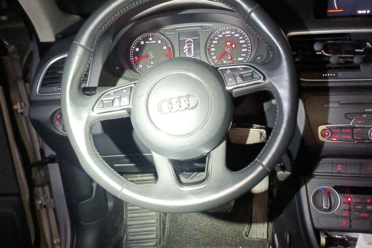 Used Audi Q3 2018 30th Anniversary Edition 30 TFSI Fashion Model Steering Wheel