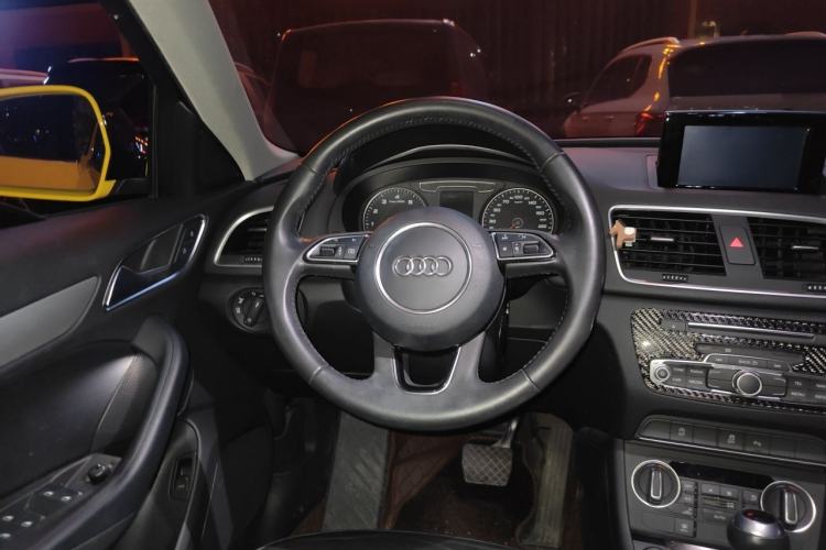 Used Audi Q3 2018 30th Anniversary Edition 30 TFSI Fashion Model Steering Wheel