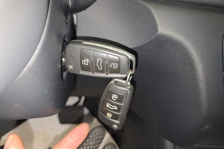 Used Audi Q3 2018 30th Anniversary Edition 30 TFSI Fashion Model Vehicle Key