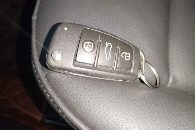 Used Audi Q3 2018 30th Anniversary Edition 30 TFSI Fashion Model Vehicle Key