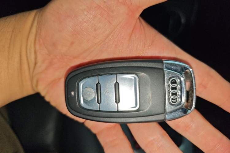 Used Audi Q3 2018 30th Anniversary Edition 35 TFSI Fashion Model Vehicle Key