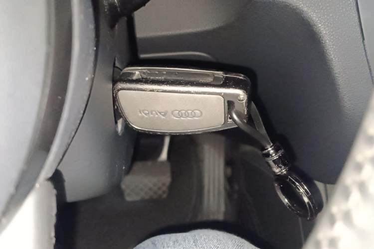 Used Audi Q3 2018 30th Anniversary Edition 30 TFSI Fashion Model Vehicle Key