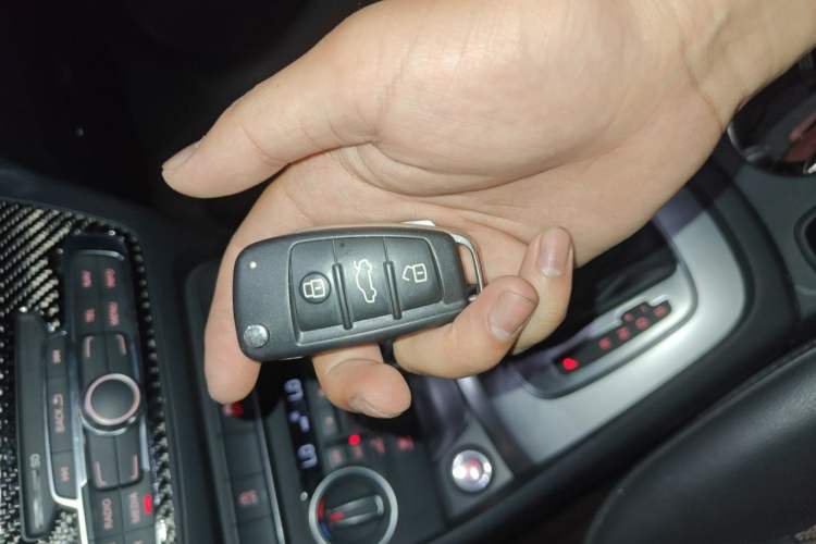 Used Audi Q3 2018 30th Anniversary Edition 30 TFSI Fashion Model Vehicle Key