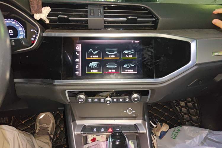Used Audi Q3 2019 35 TFSI Advanced Dynamic Edition Audio And AC Panel