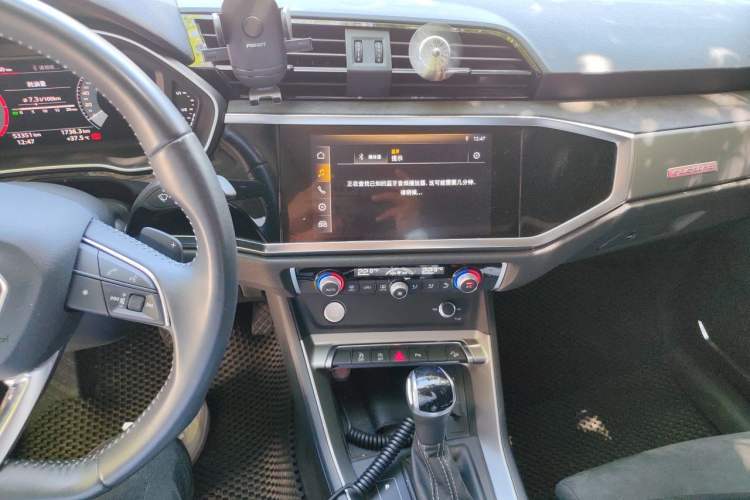 Used Audi Q3 2019 40 TFSI quattro Fashion Dynamic Model Audio And AC Panel