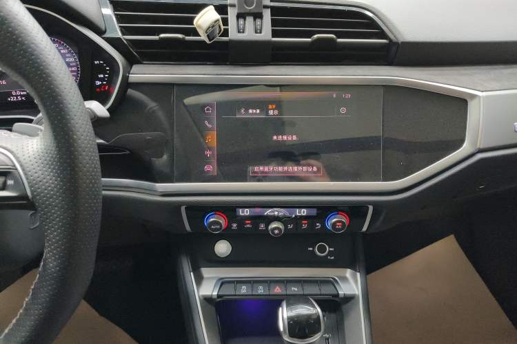 Used Audi Q3 2019 40 TFSI Fashion Dynamic Model Audio And AC Panel