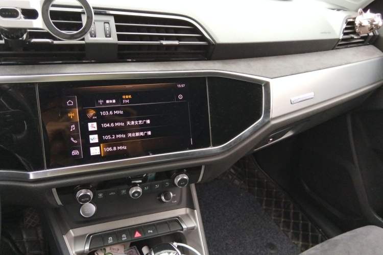 Used Audi Q3 2019 40 TFSI Fashion Dynamic Model Audio And AC Panel