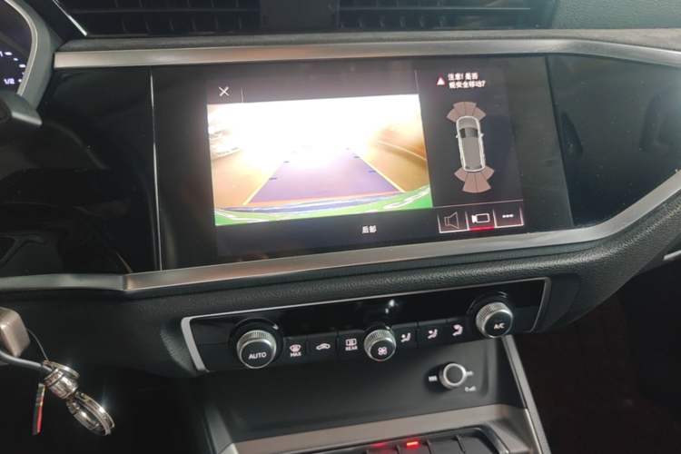 Used Audi Q3 2019 35 TFSI Advanced Dynamic Edition Audio And AC Panel