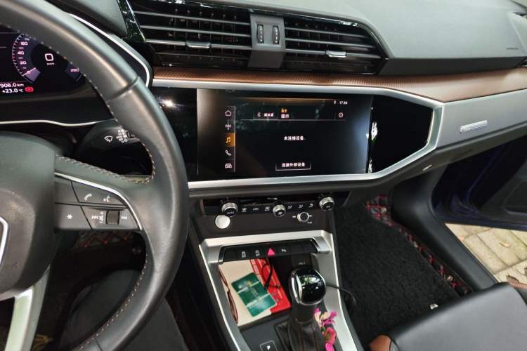 Used Audi Q3 2019 35 TFSI Fashionable and Elegant Model Audio And AC Panel