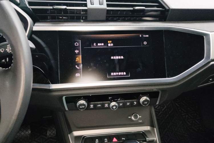 Used Audi Q3 2019 35 TFSI Advanced Dynamic Edition Audio And AC Panel
