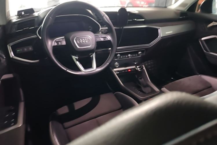 Used Audi Q3 2019 35 TFSI Advanced Dynamic Edition Center Console