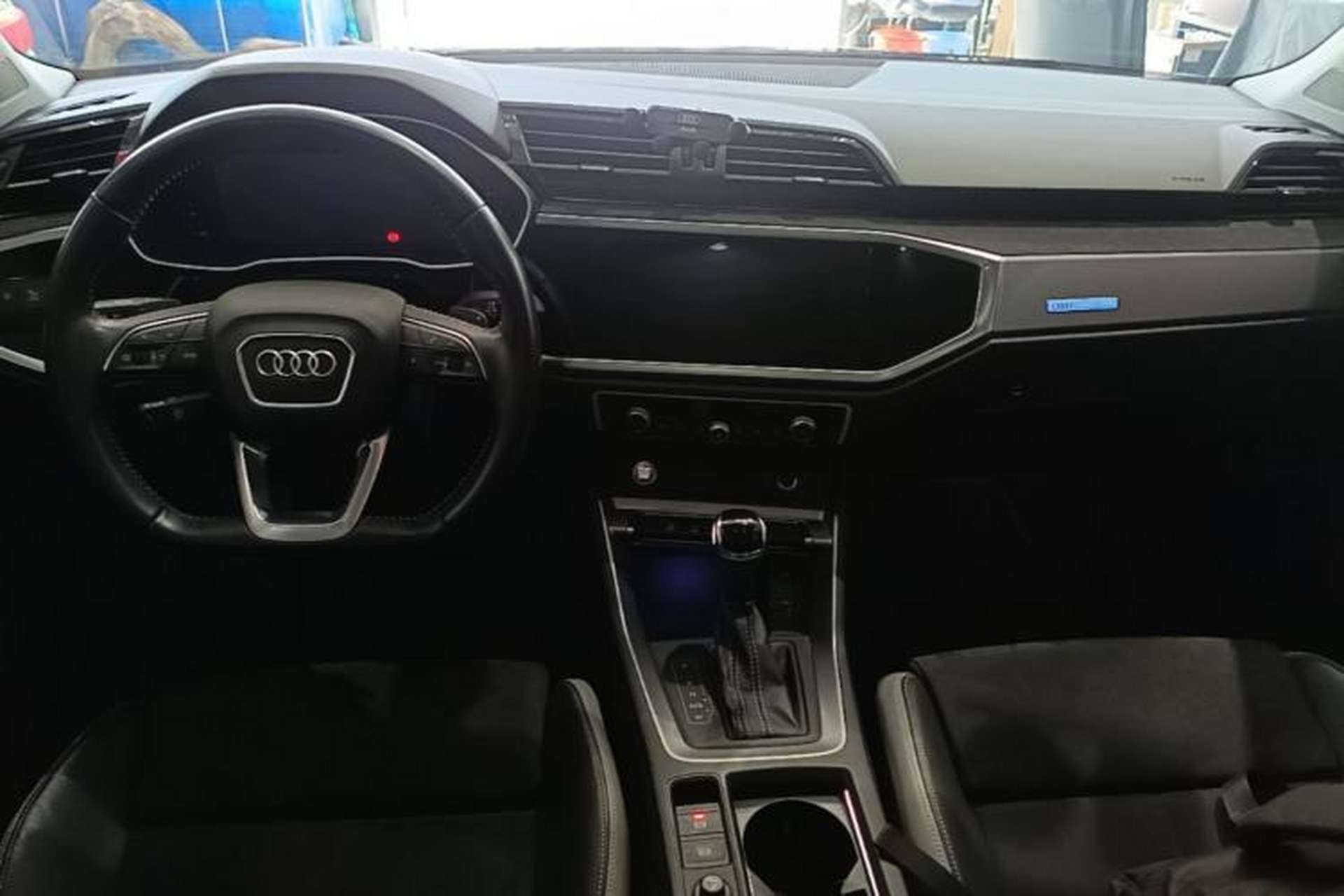 Used Audi Q3 2019 40 TFSI Fashion Dynamic Model Center Console