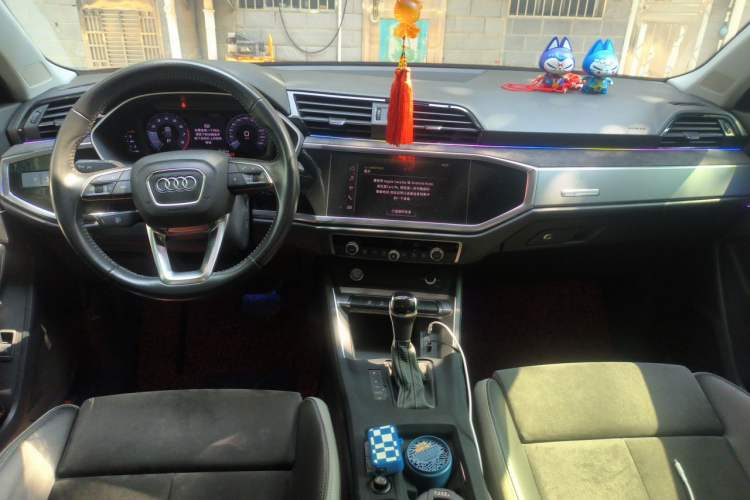 Used Audi Q3 2019 35 TFSI Advanced Dynamic Edition Center Console