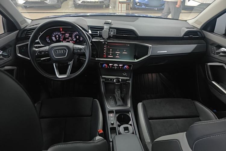 Used Audi Q3 2019 35 TFSI Advanced Dynamic Edition Center Console