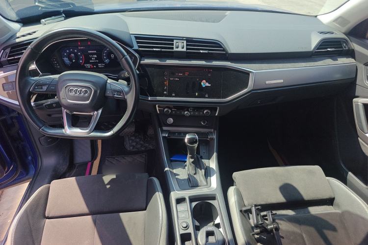 Used Audi Q3 2019 35 TFSI Fashion Dynamic Model Center Console