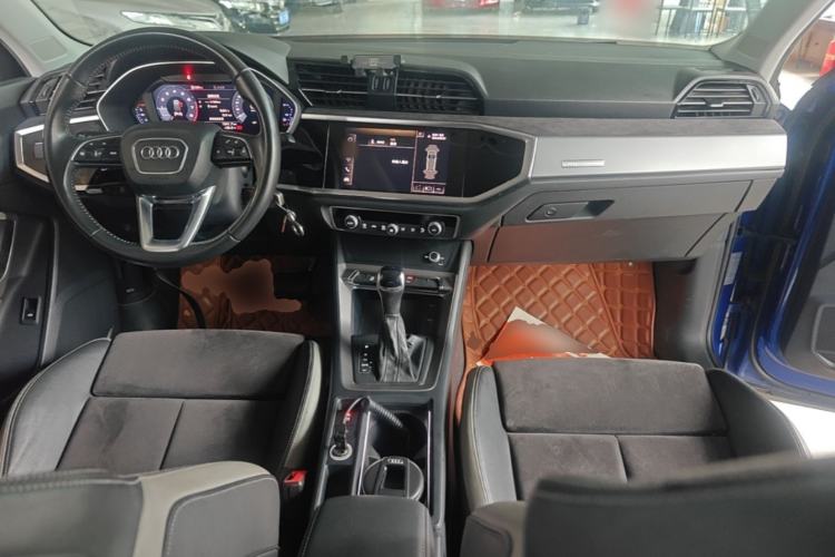 Used Audi Q3 2019 35 TFSI Advanced Dynamic Edition Center Console