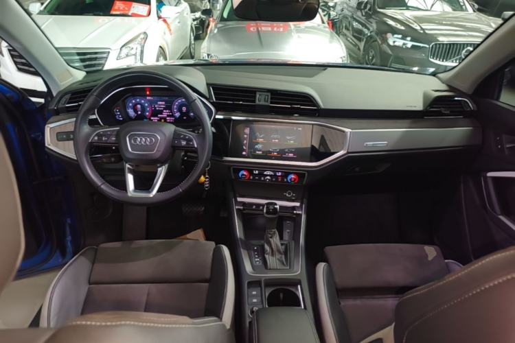 Used Audi Q3 2019 35 TFSI Advanced Dynamic Edition Center Console