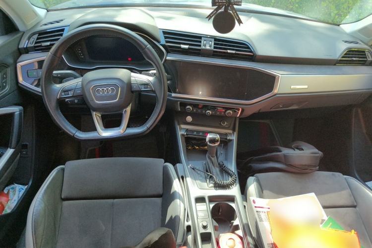 Used Audi Q3 2019 35 TFSI Fashion Dynamic Model Center Console