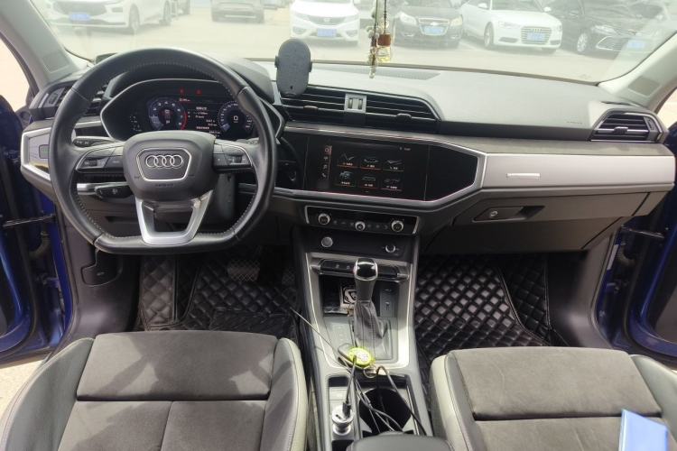 Used Audi Q3 2019 35 TFSI Fashion Dynamic Model Center Console