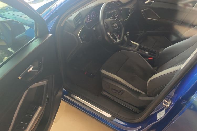 Used Audi Q3 2019 35 TFSI Advanced Dynamic Edition Driver Seat