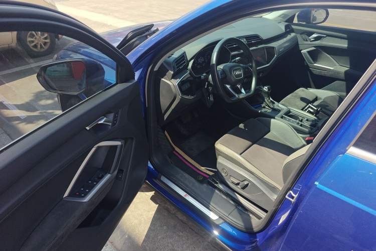 Used Audi Q3 2019 35 TFSI Fashion Dynamic Model Driver Seat