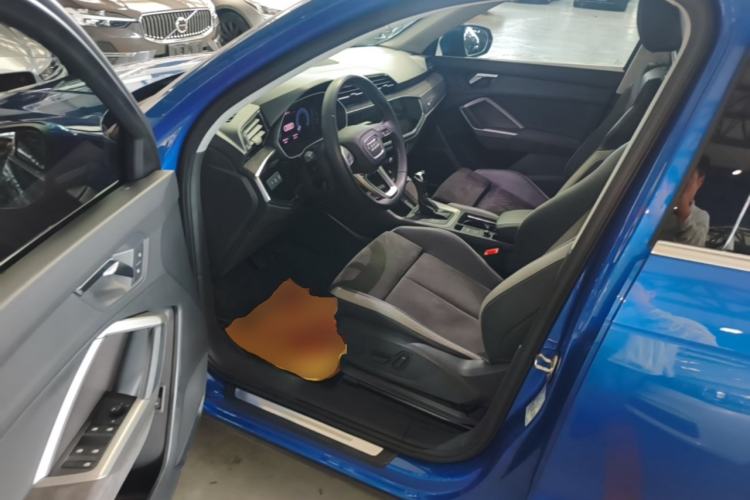 Used Audi Q3 2019 35 TFSI Advanced Dynamic Edition Driver Seat