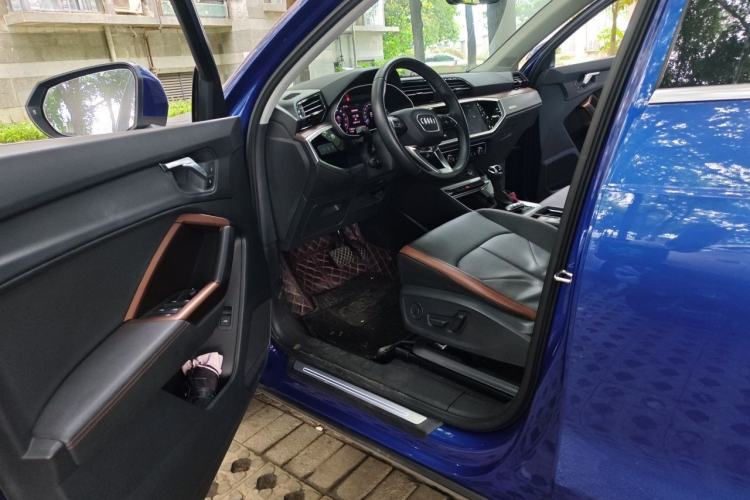 Used Audi Q3 2019 35 TFSI Fashionable and Elegant Model Driver Seat