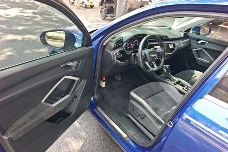 Used Audi Q3 2019 35 TFSI Fashion Dynamic Model Driver Seat