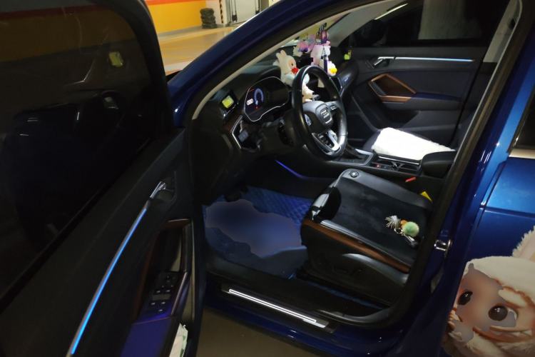 Used Audi Q3 2019 40 TFSI Fashionable and Elegant Model Driver Seat