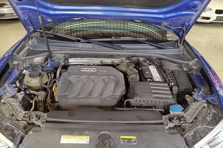 Used Audi Q3 2019 40 TFSI Fashion Dynamic Model Engine Bay