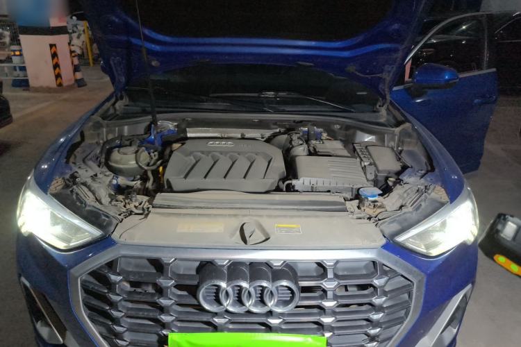 Used Audi Q3 2019 40 TFSI Fashion Dynamic Model Engine Bay