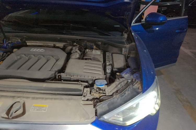 Used Audi Q3 2019 40 TFSI Fashion Dynamic Model Engine Bay Left