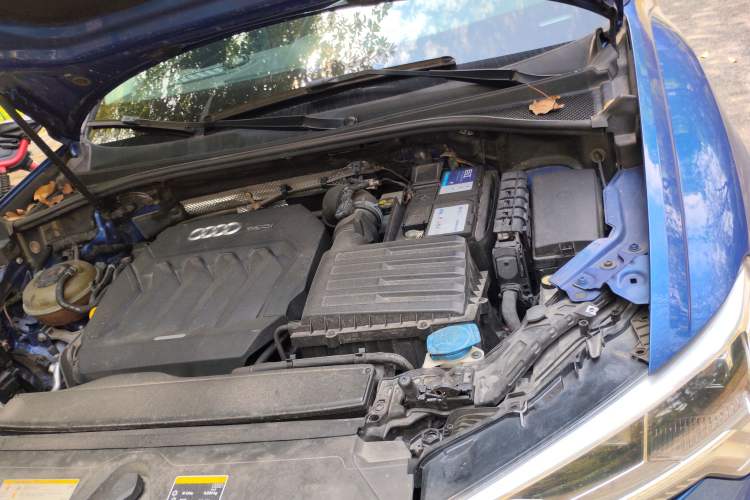 Used Audi Q3 2019 40 TFSI quattro Fashion Dynamic Model Engine Bay Left