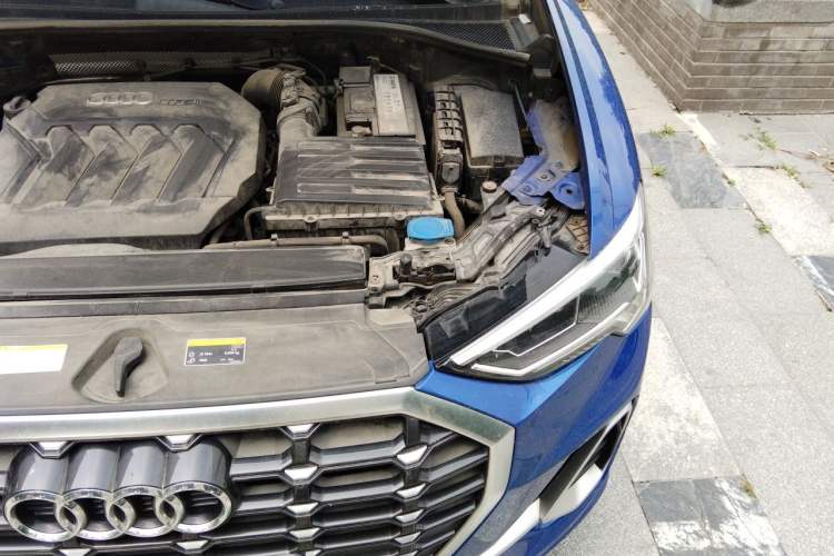 Used Audi Q3 2019 40 TFSI Fashion Dynamic Model Engine Bay Left