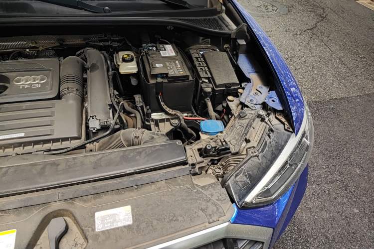 Used Audi Q3 2019 35 TFSI Advanced Dynamic Edition Engine Bay Left