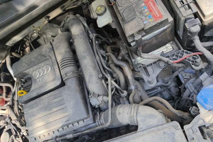 Used Audi Q3 2019 35 TFSI Fashion Dynamic Model Engine Bay Left
